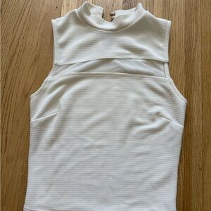 Chic White Ribbed Crop Top